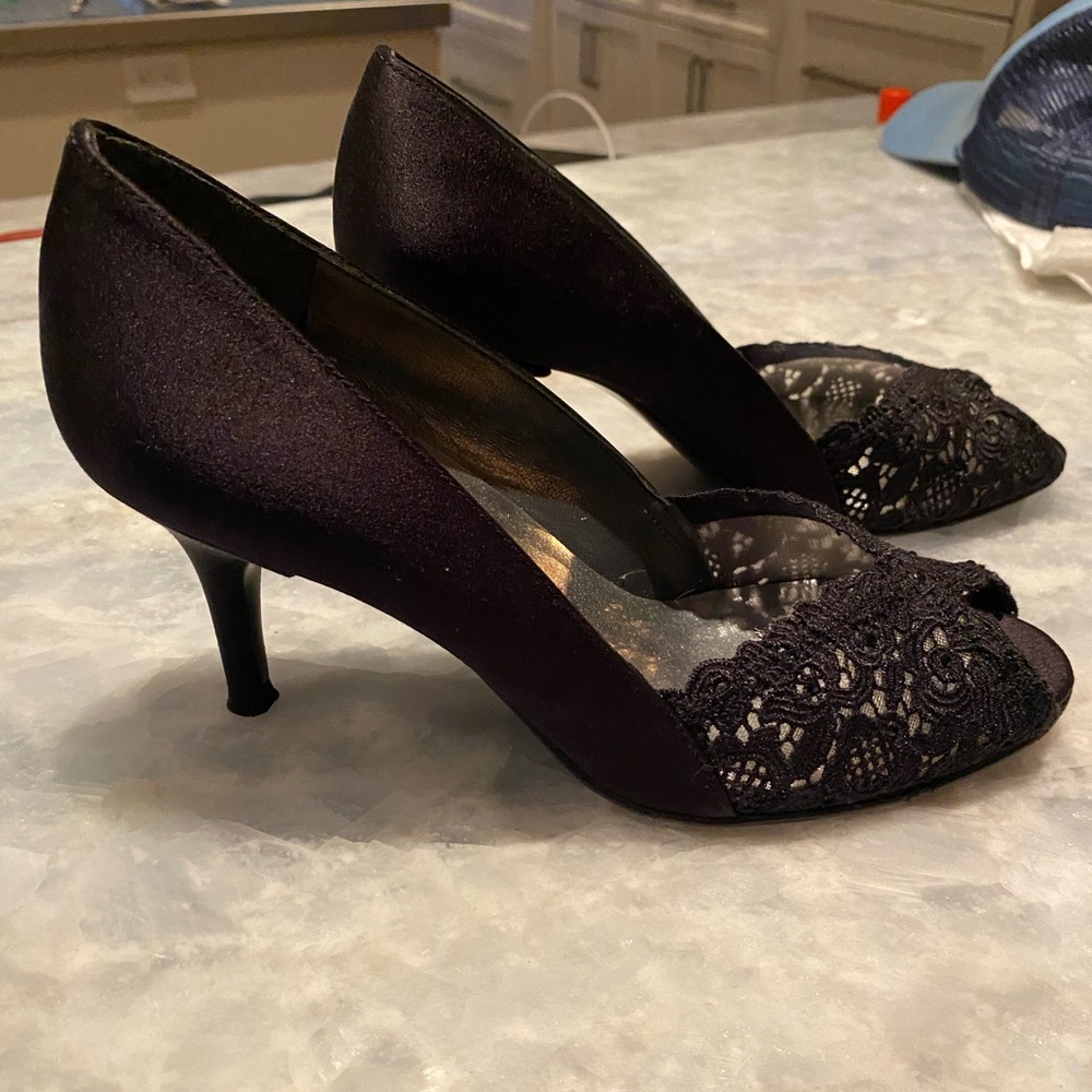Stuart Weitzman Black Chantilly Lace Heels